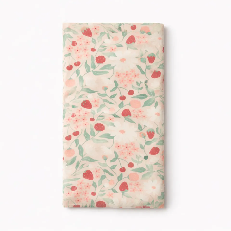 K&Co. Rhubarb Berries & Blooms duk 240x145 blomster