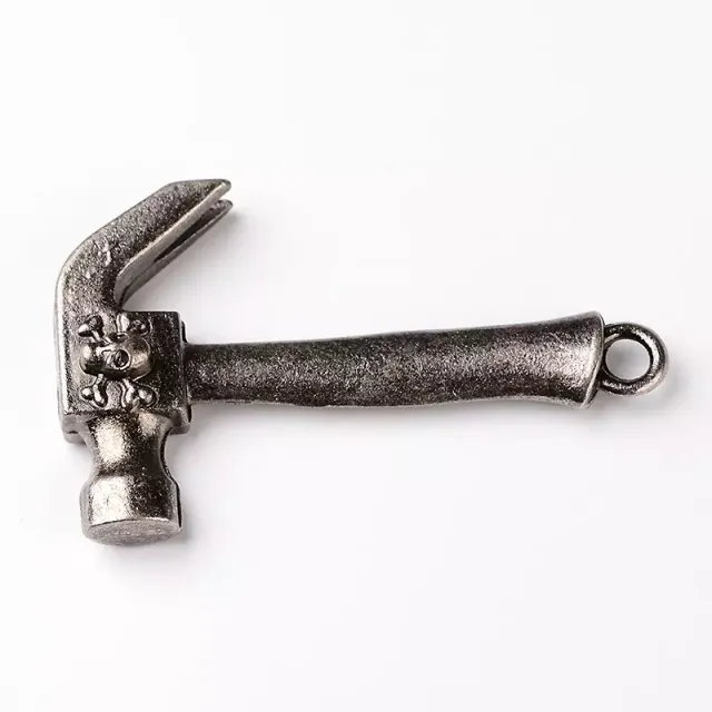 Korthobby Hammer dødningehode charm