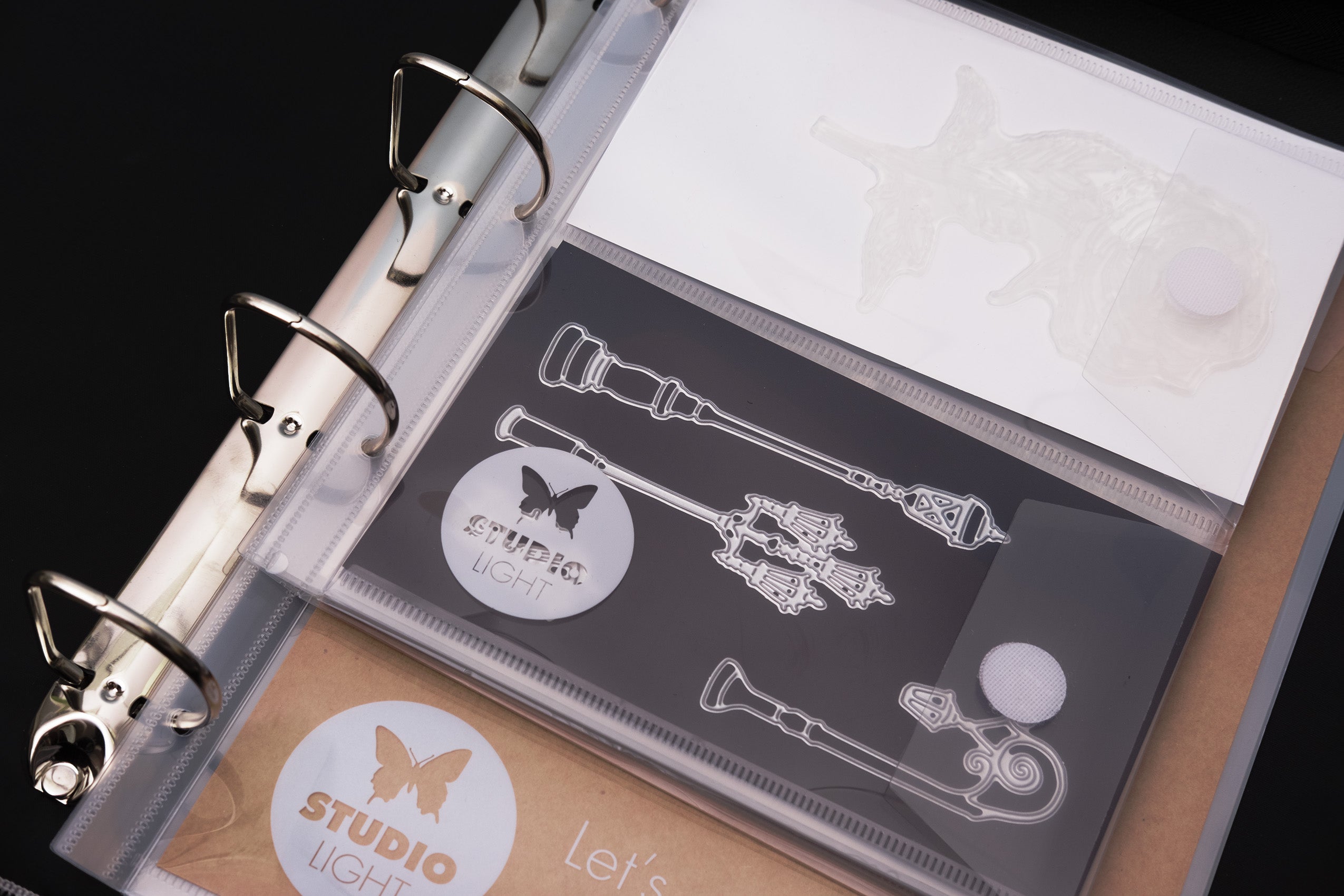 Studio Light Essentials oppbevaringsperm A4+ glidelås