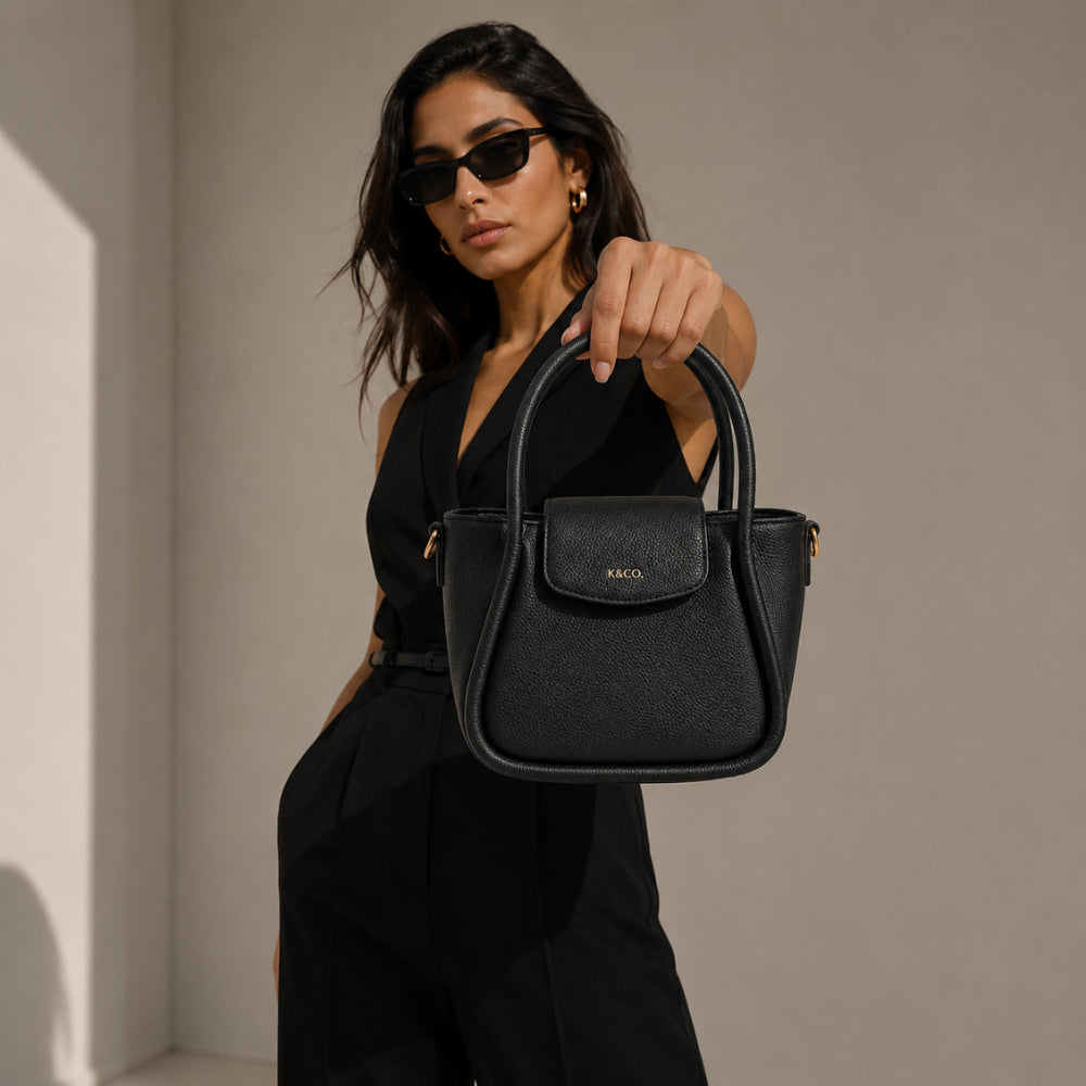 K&Co. Genuine Leather Flapover Mini Tote skinnveske svart