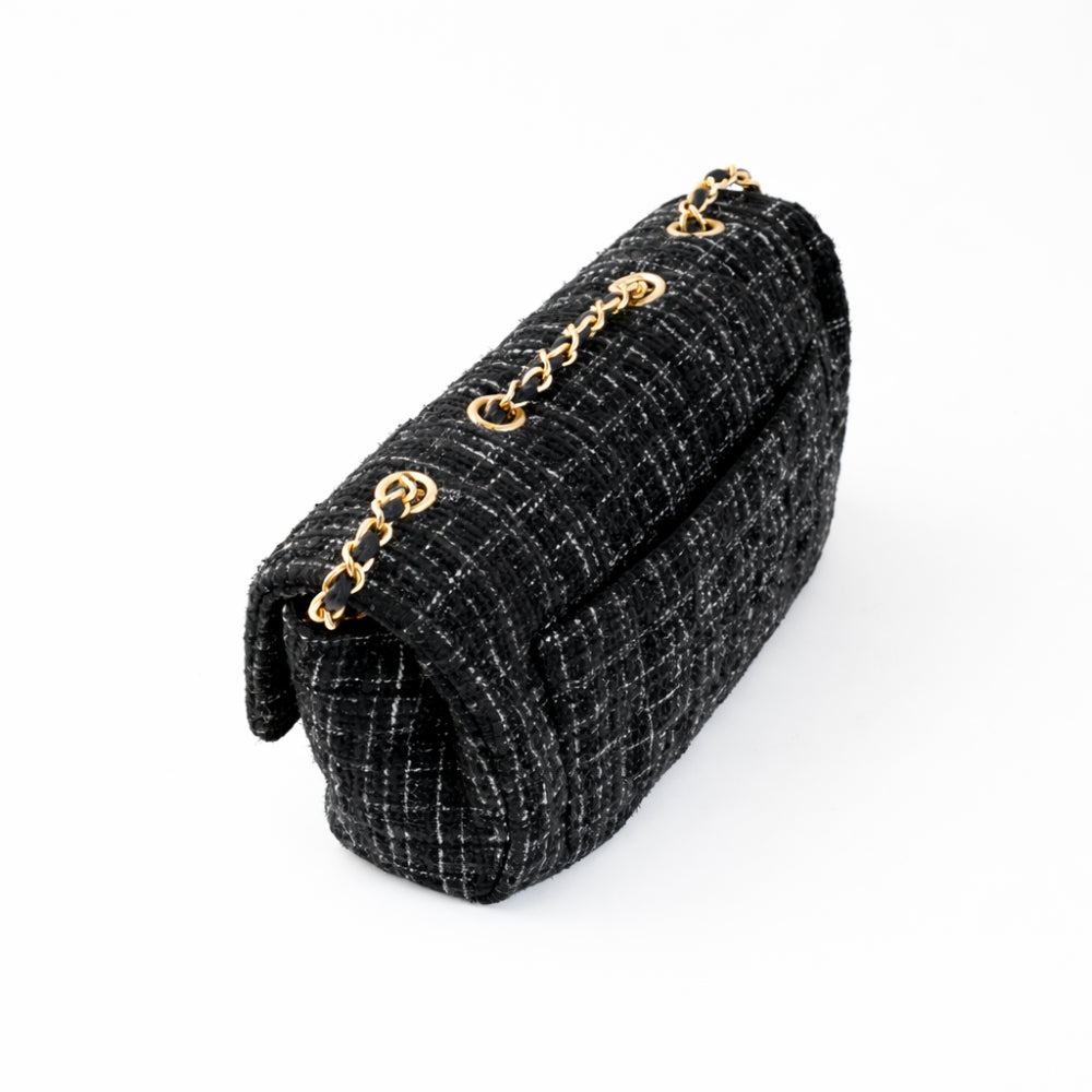 K&Co. Petal Series Boucle Flapover Side Bag skulderveske svart liten